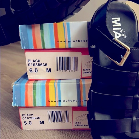 MIA Kids Girls 6 M / 5 M Black Havian Malta Leather Strap Buckle/Self Closure - Picture 10 of 11